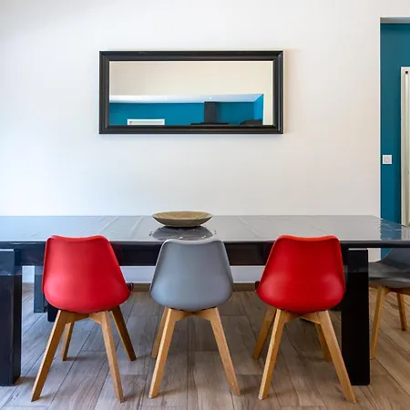 La Seigneurie -piscine & *