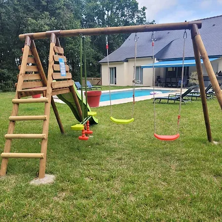 La Seigneurie -piscine & *