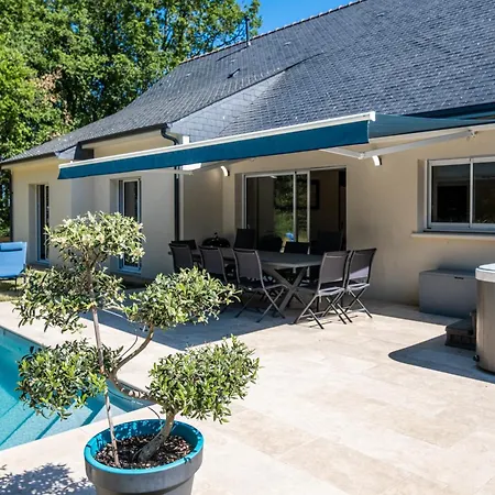 La Seigneurie -piscine & Saumur