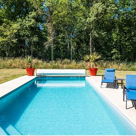 La Seigneurie -piscine & * Saumur