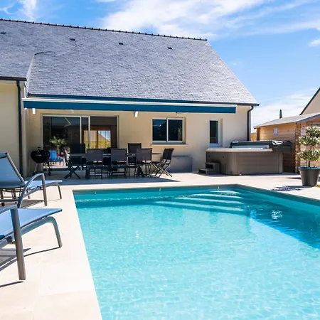 Dom wakacyjny La Seigneurie -piscine & Saumur