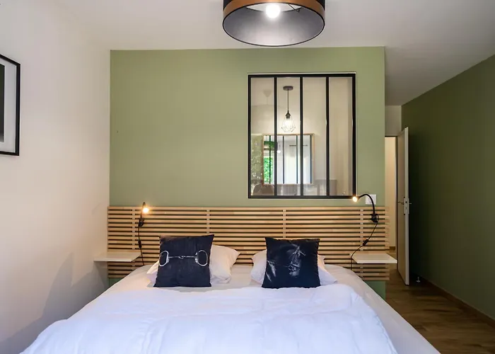 La Seigneurie -piscine&spa * Saumur