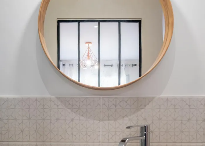 Hébergement de vacances La Seigneurie -piscine&spa