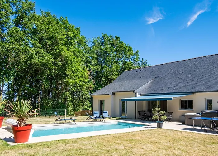 La Seigneurie -piscine&spa Hébergement de vacances